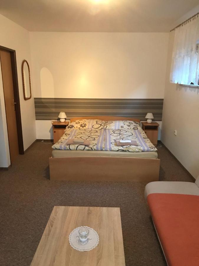 Appartement Privat Magdalena à Bešeňová Extérieur photo
