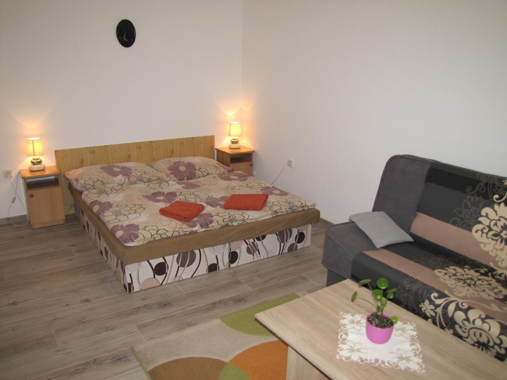 Appartement Privat Magdalena à Bešeňová Extérieur photo