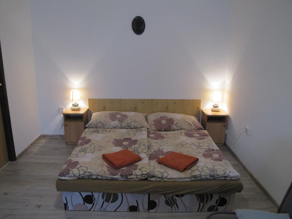 Appartement Privat Magdalena à Bešeňová Extérieur photo