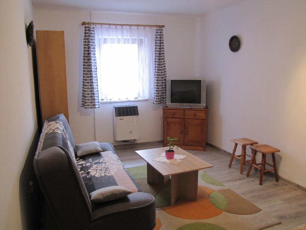 Appartement Privat Magdalena à Bešeňová Extérieur photo